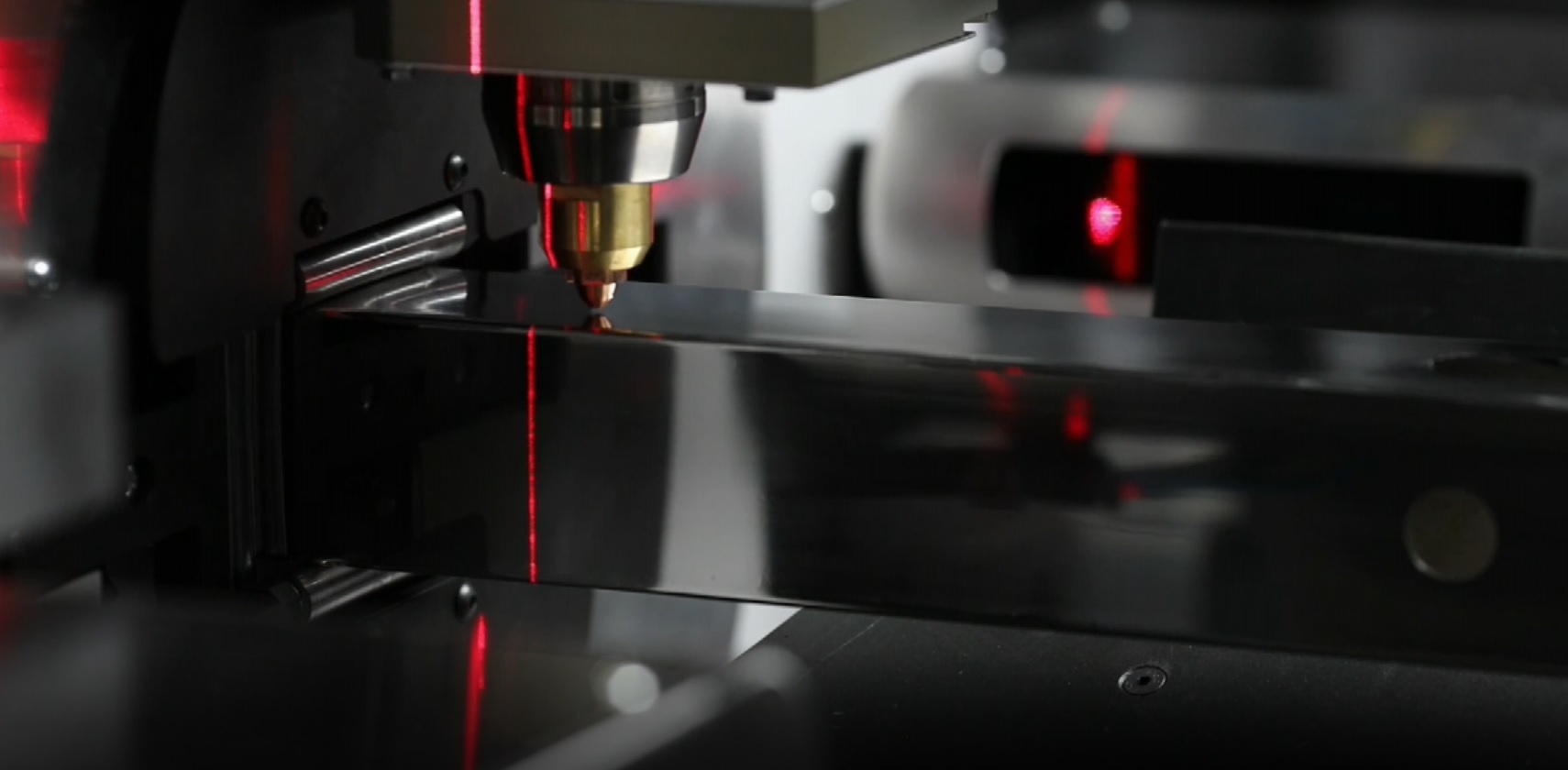 Scanning and automatic measurement of the tube deflection